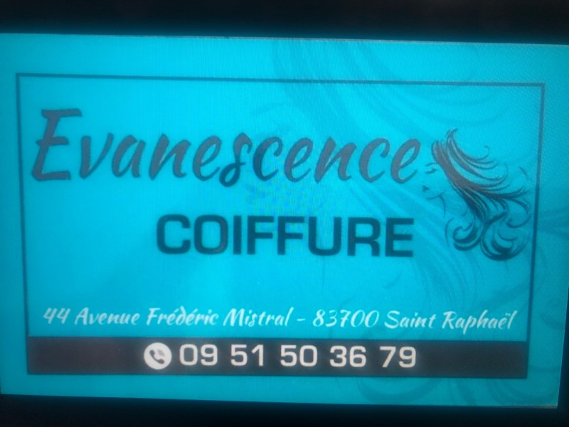 Recherche un salon de coiffure spécialisé dans le lissage brésilien pour cheveux bouclés à Saint Raphael