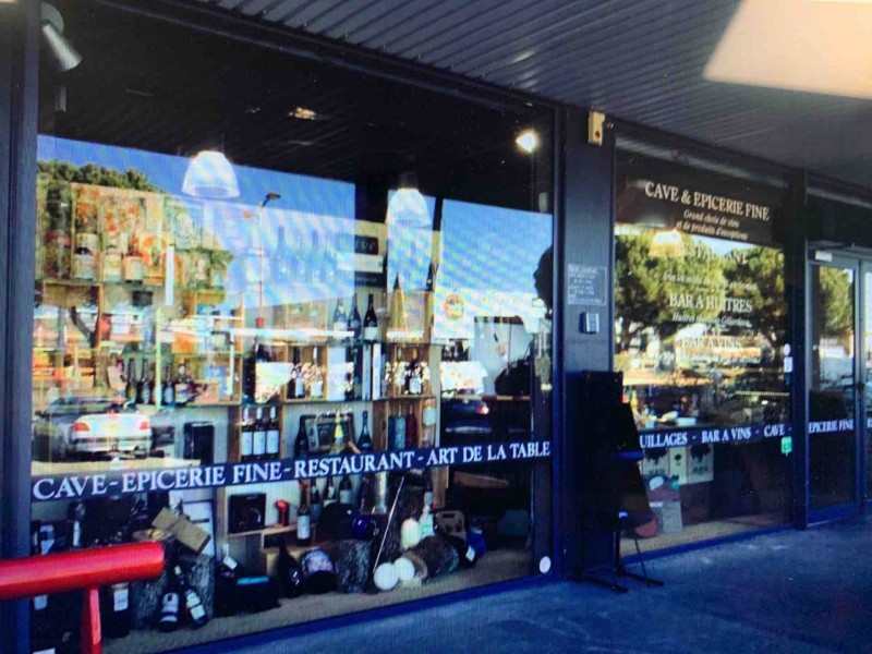 Déjeuner dans un endroit sympa et convivial entre amis à Pertuis