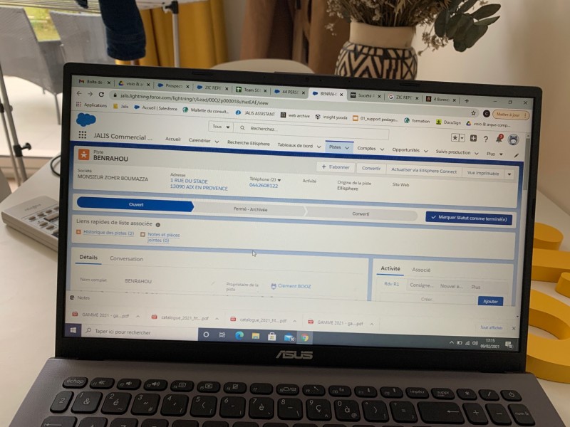 Monsieur Zouhir bout Maza dans la menuiserie sur Aix-en-Provence et ses alentours