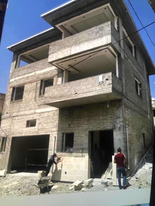 Recherche une société spécialisée dans la construction de maison sur-mesure haut-de-gamme à Saint-Raphaël dans le Var 