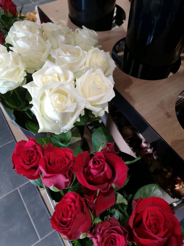 Offrir un bouquet de roses garni pour la Saint-Valentin à la garde