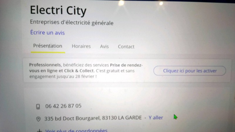 Changer une ampoule par un professionnel électricien à la garde