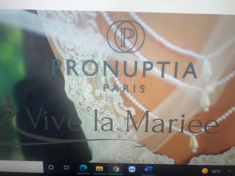 Recherche une robe de mariée de la marque Pronuptia à vendre à Draguignan dans le Var