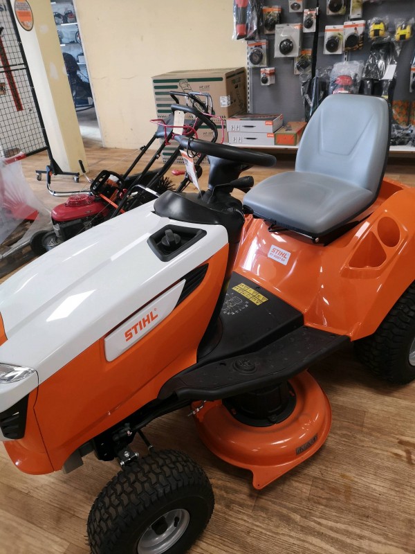 Acheter tondeuse à gazon STIHL professionnelle à Hyères les palmiers