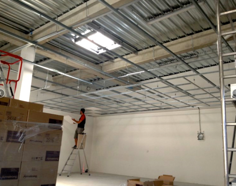 Installation de faux plafond pour isolation acoustique à Marseille