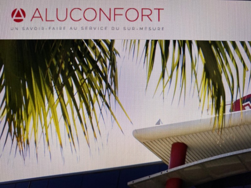 Aménager ma terrasse avec une pergola design en aluminium à six fours les plages