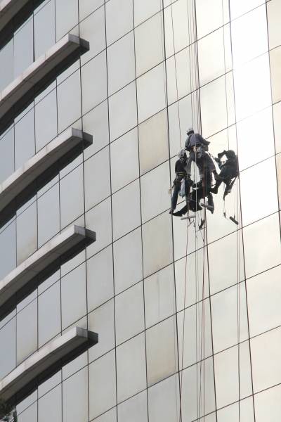 windowcleaner1048901920jpg_5cf11b943b1dd.jpg
