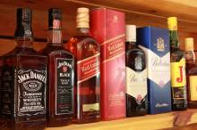 Cave à vin pour vente de whisky À Nîmes Avec le comptoir de Bacchus